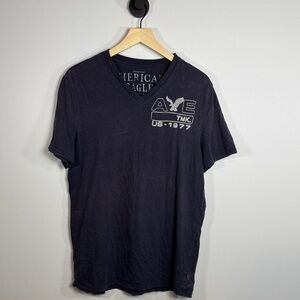Y2K American Eagle Outfitters Men's Large Faded Navy V-Neck Graphic Tee